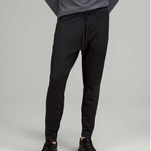 Lululemon Engineered Warmth Jogger Black Men's Size Medium Excellent Condition